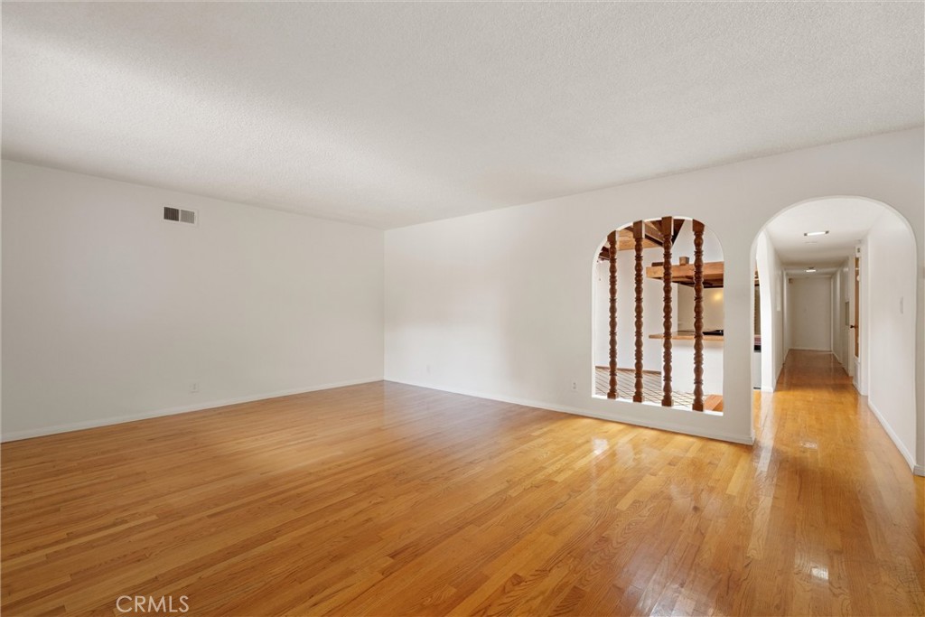 2456 Granville Avenue Property Photo 15