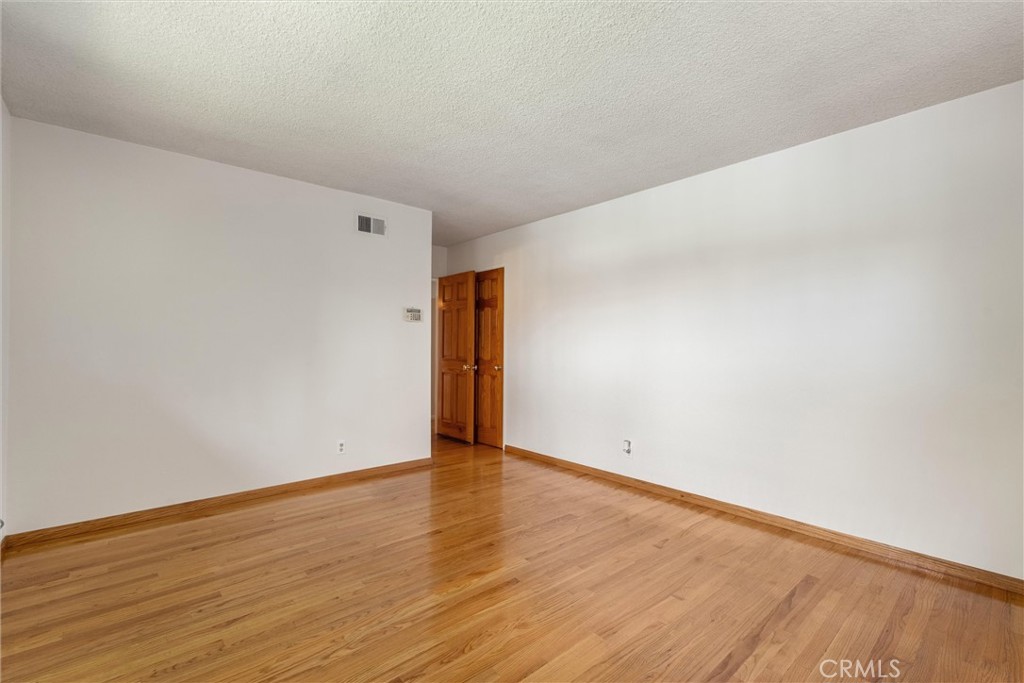 2456 Granville Avenue Property Photo 24