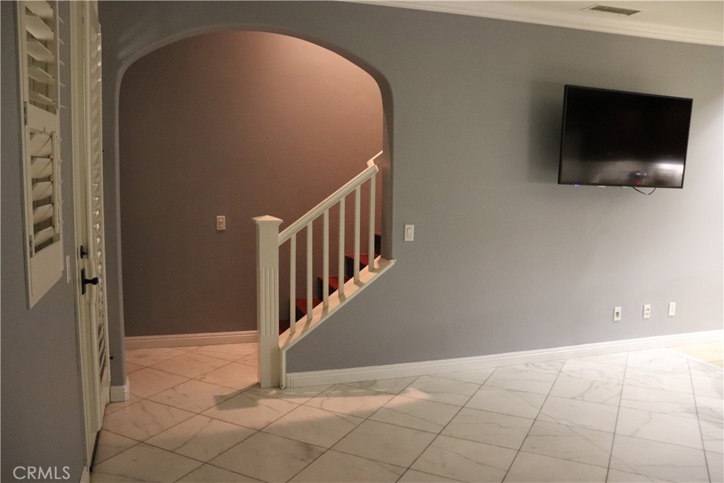 667 S Melrose Property Photo 8