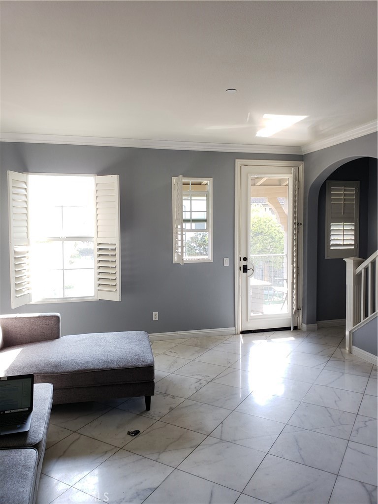667 S Melrose Property Photo 9