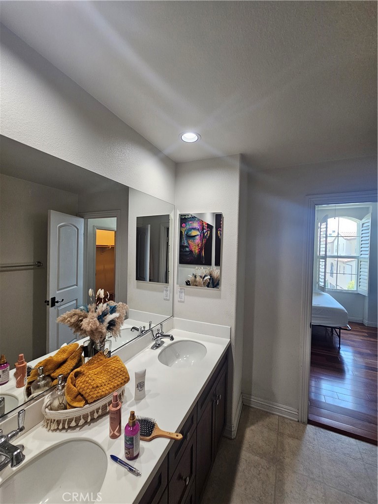 667 S Melrose Property Photo 16