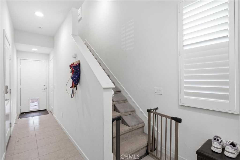 310 N Bellarose Property Photo 2