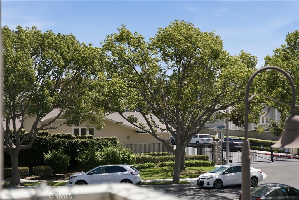 310 N Bellarose Property Photo 12