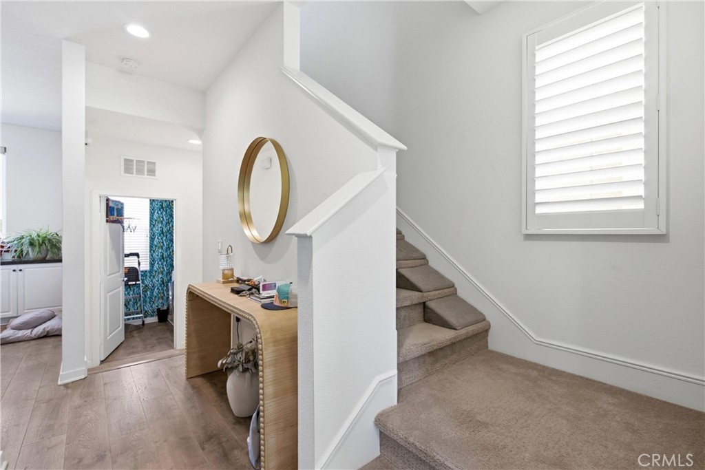 310 N Bellarose Property Photo 27