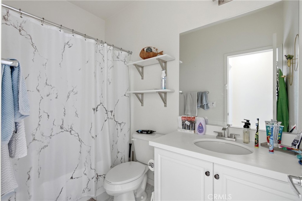 310 N Bellarose Property Photo 33
