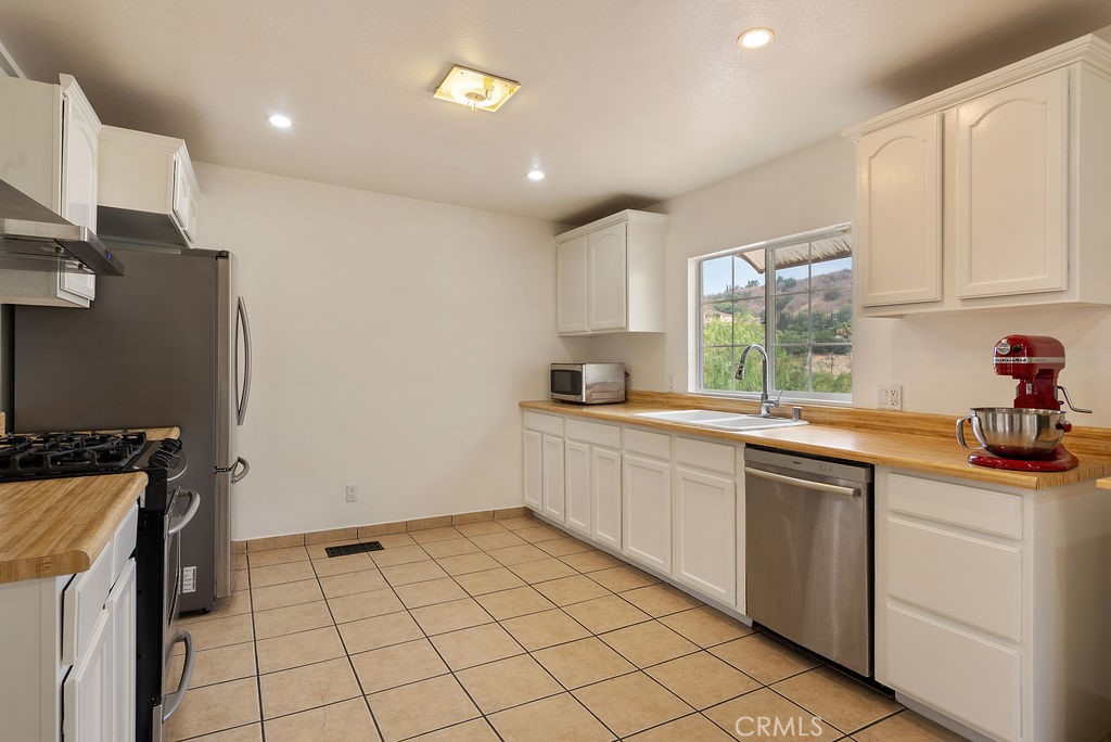 4019 Barrett Road Property Photo 17