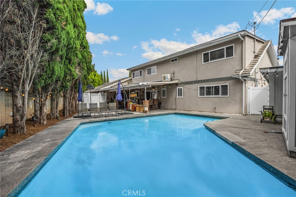 325 Delphia Avenue Property Photo 4