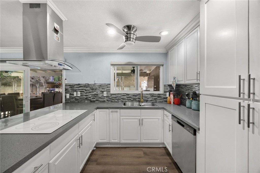 325 Delphia Avenue Property Photo 8