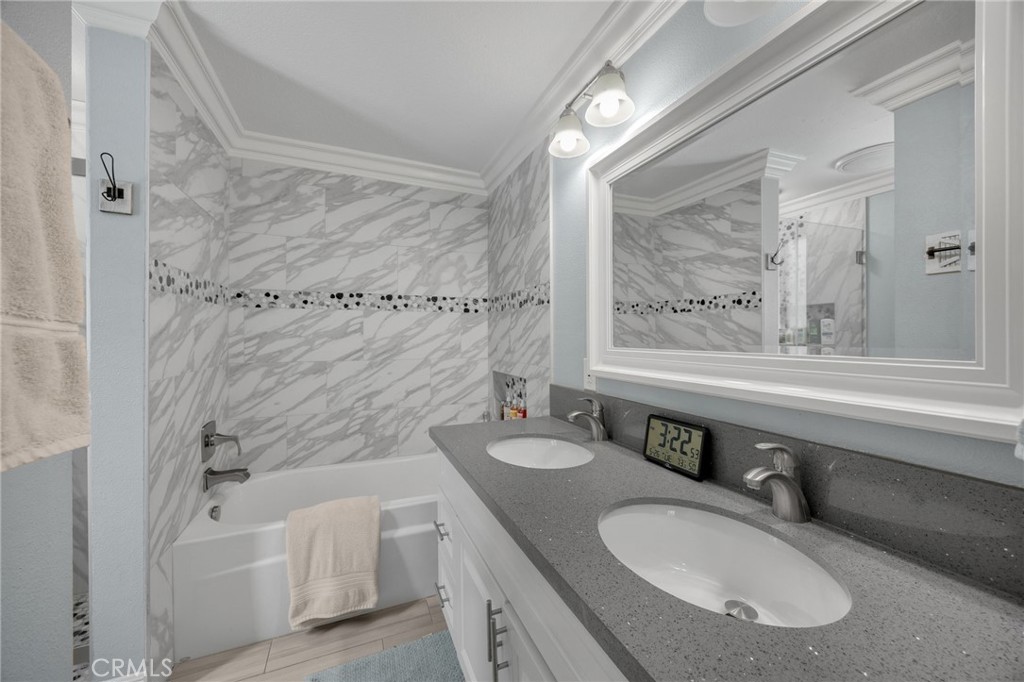 325 Delphia Avenue Property Photo 15