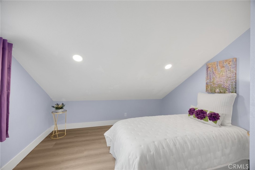 325 Delphia Avenue Property Photo 21