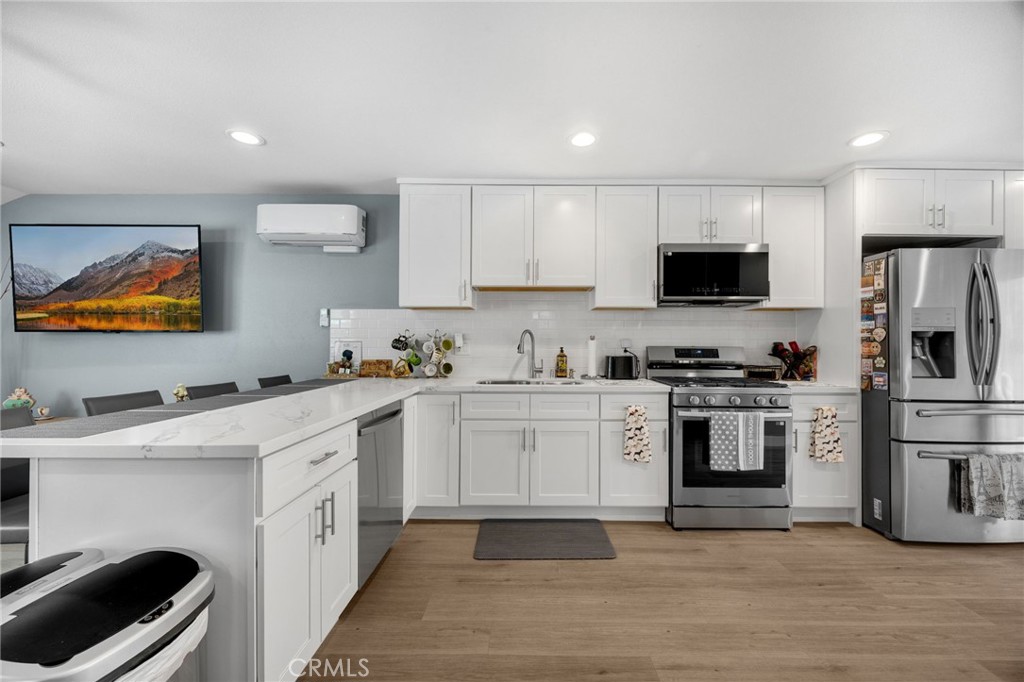 325 Delphia Avenue Property Photo 28