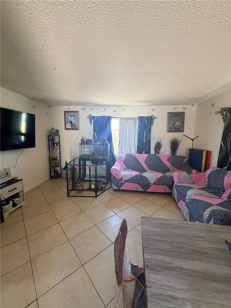 18265 Larkspur Property Photo 4