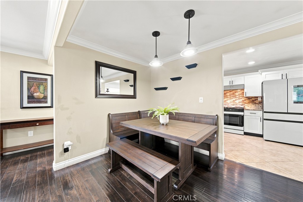 1309 N Catalpa Property Photo 7