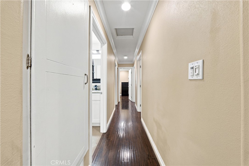 1309 N Catalpa Property Photo 17