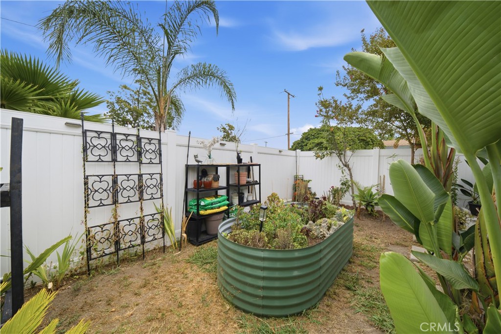 1309 N Catalpa Property Photo 36