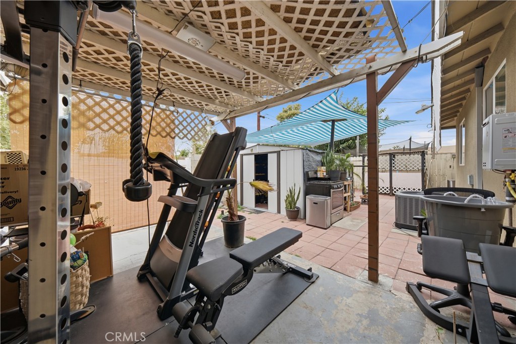 1309 N Catalpa Property Photo 37