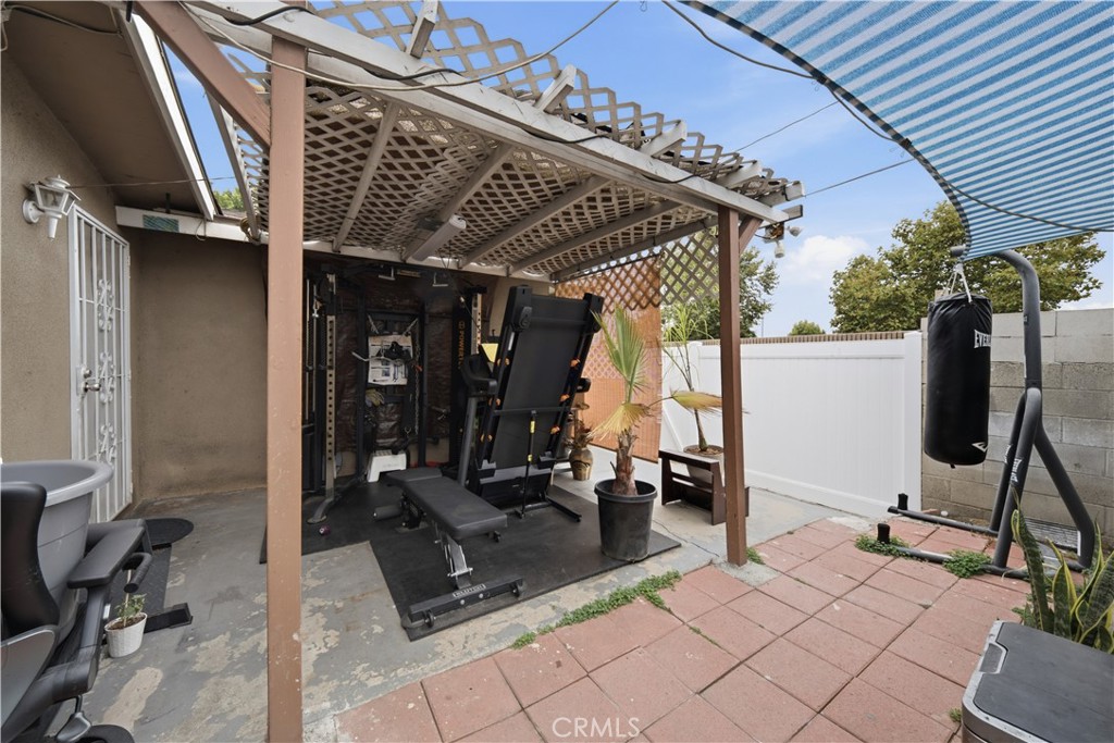 1309 N Catalpa Property Photo 38