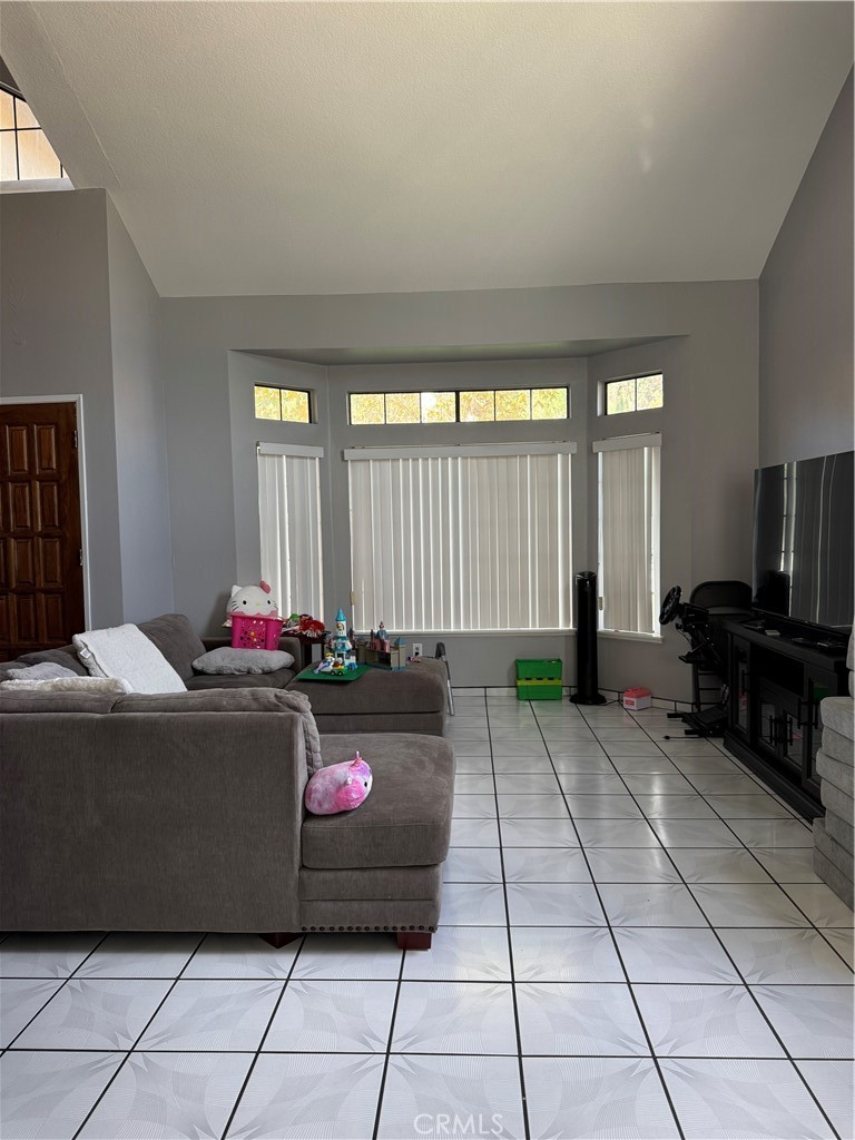 10461 Saltbush Property Photo 3