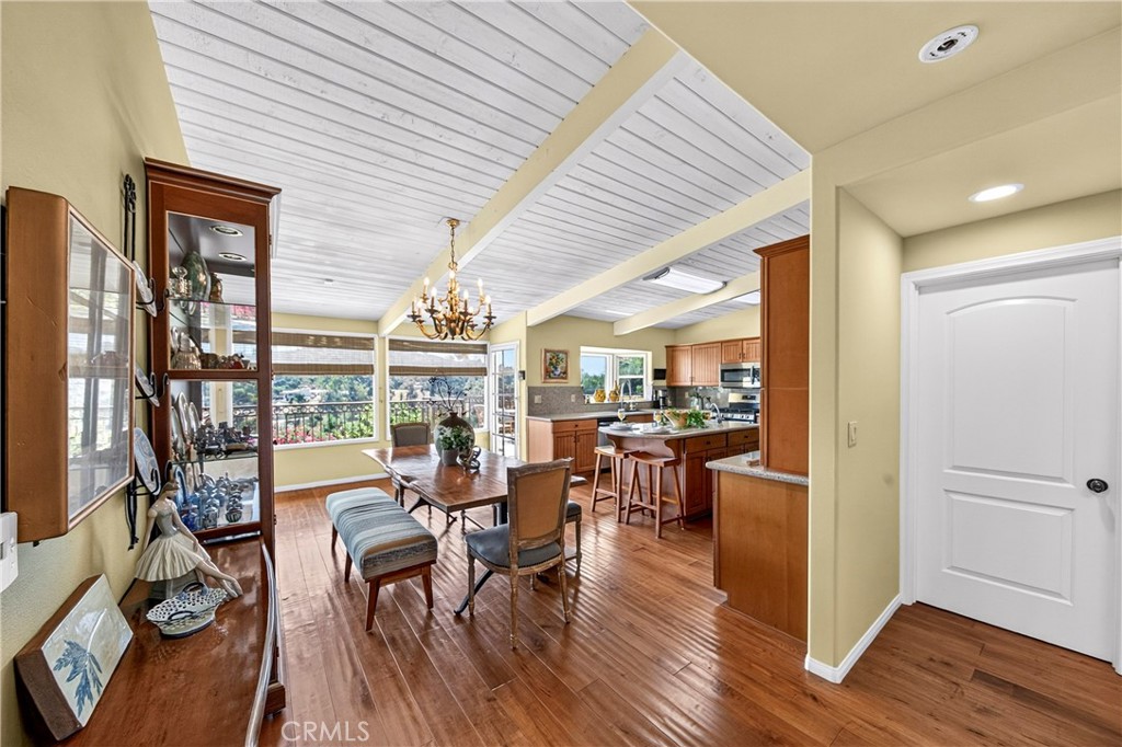401 1/2 W. Skyline Drive Property Photo 7