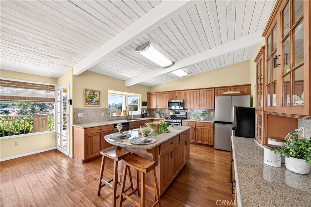 401 1/2 W. Skyline Drive Property Photo 9