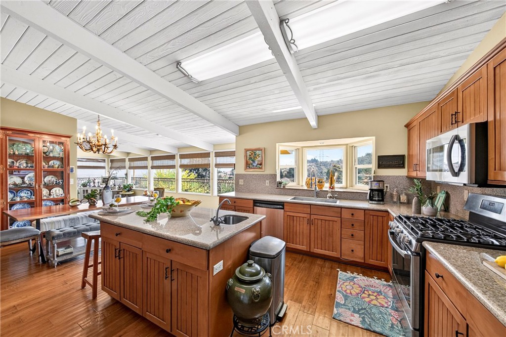 401 1/2 W. Skyline Drive Property Photo 11