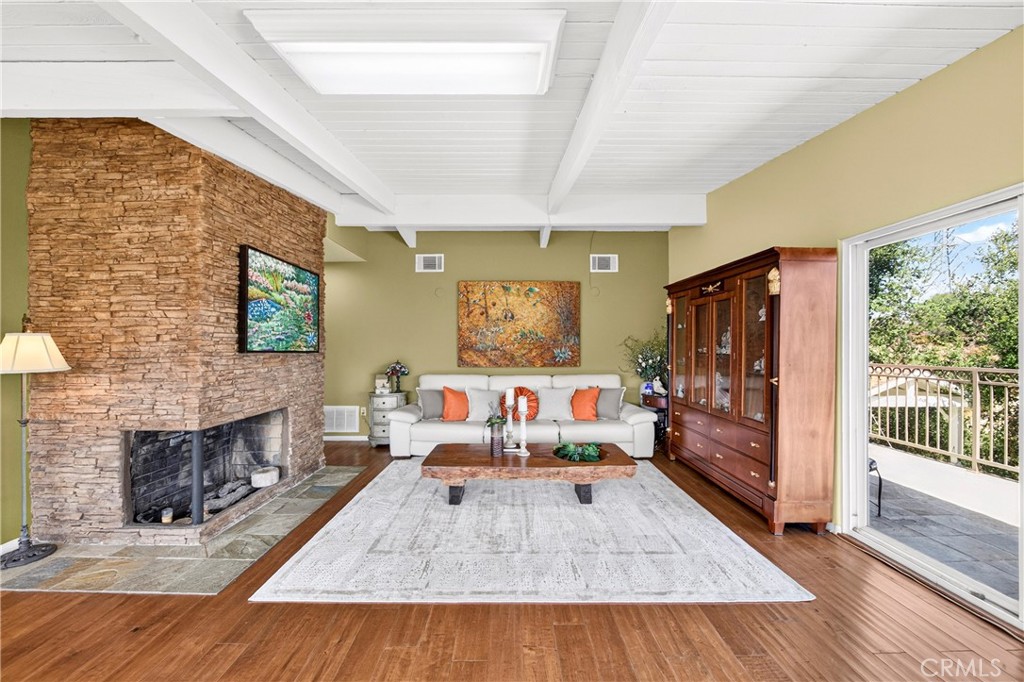 401 1/2 W. Skyline Drive Property Photo 22