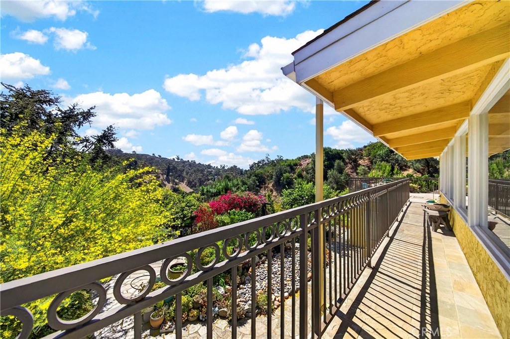 401 1/2 W. Skyline Drive Property Photo 40