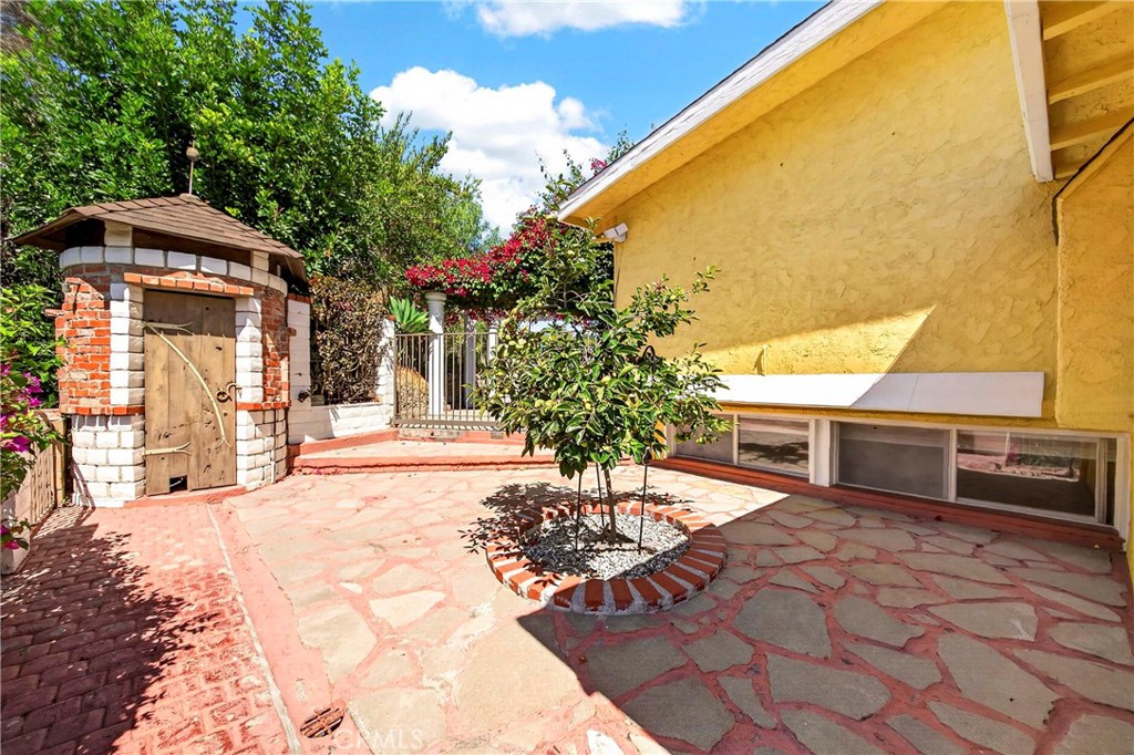401 1/2 W. Skyline Drive Property Photo 44