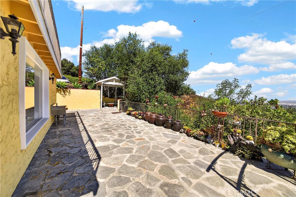 401 1/2 W. Skyline Drive Property Photo 46