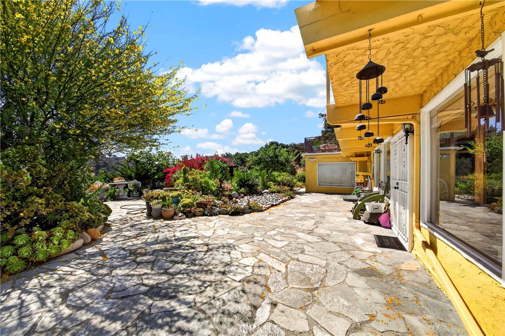 401 1/2 W. Skyline Drive Property Photo 47