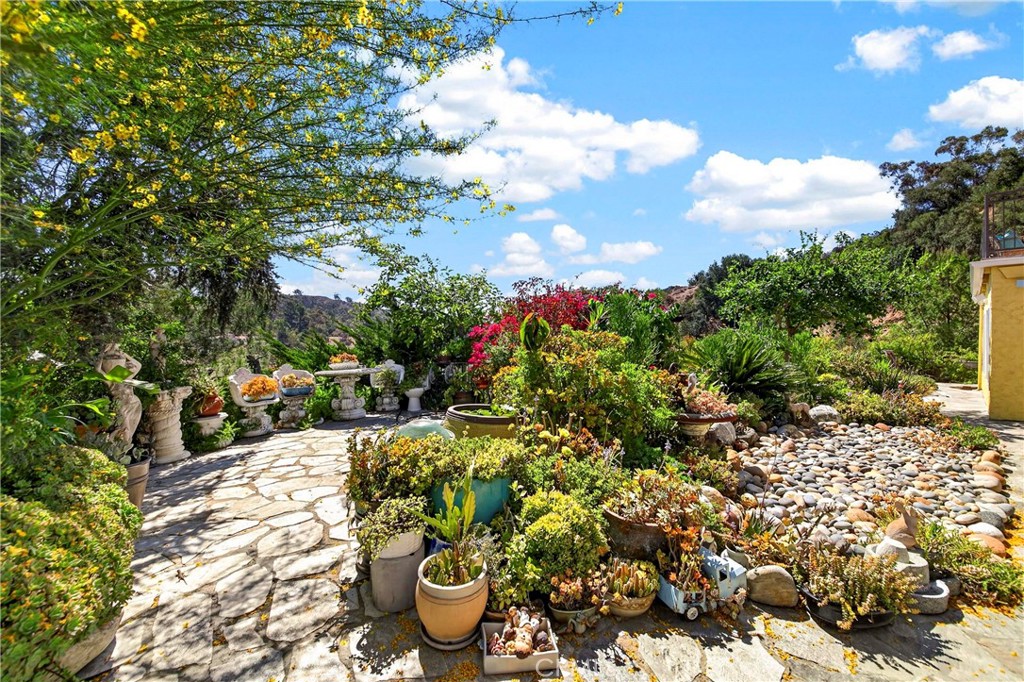 401 1/2 W. Skyline Drive Property Photo 48
