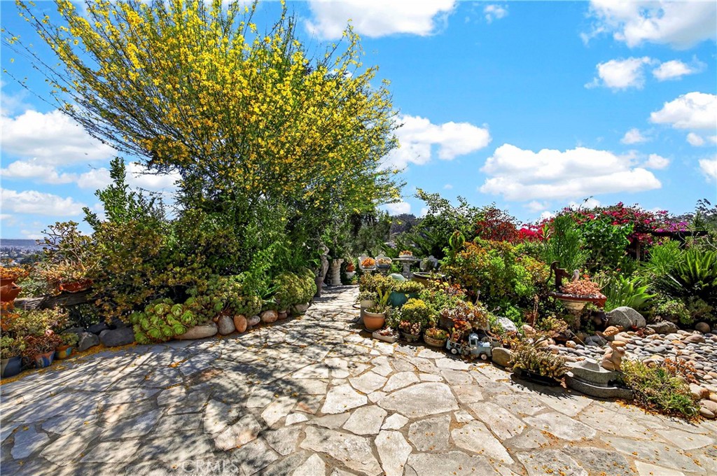 401 1/2 W. Skyline Drive Property Photo 50