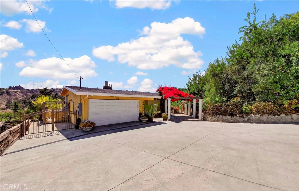 401 1/2 W. Skyline Drive Property Photo 52