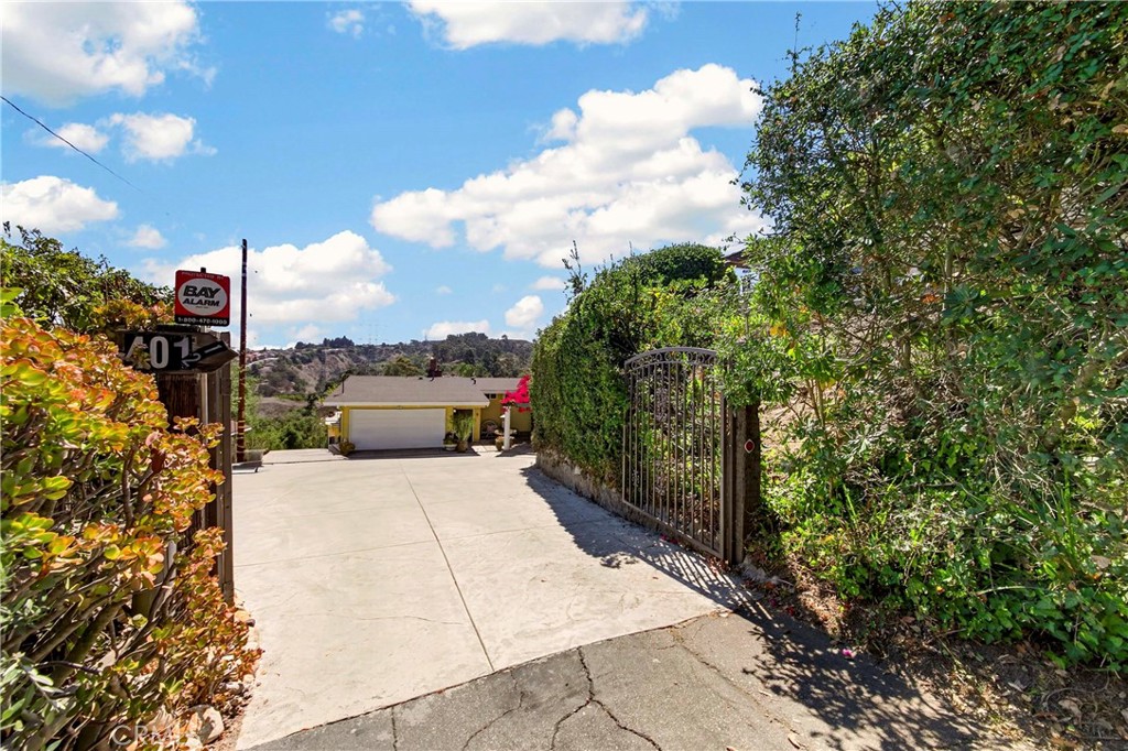 401 1/2 W. Skyline Drive Property Photo 55