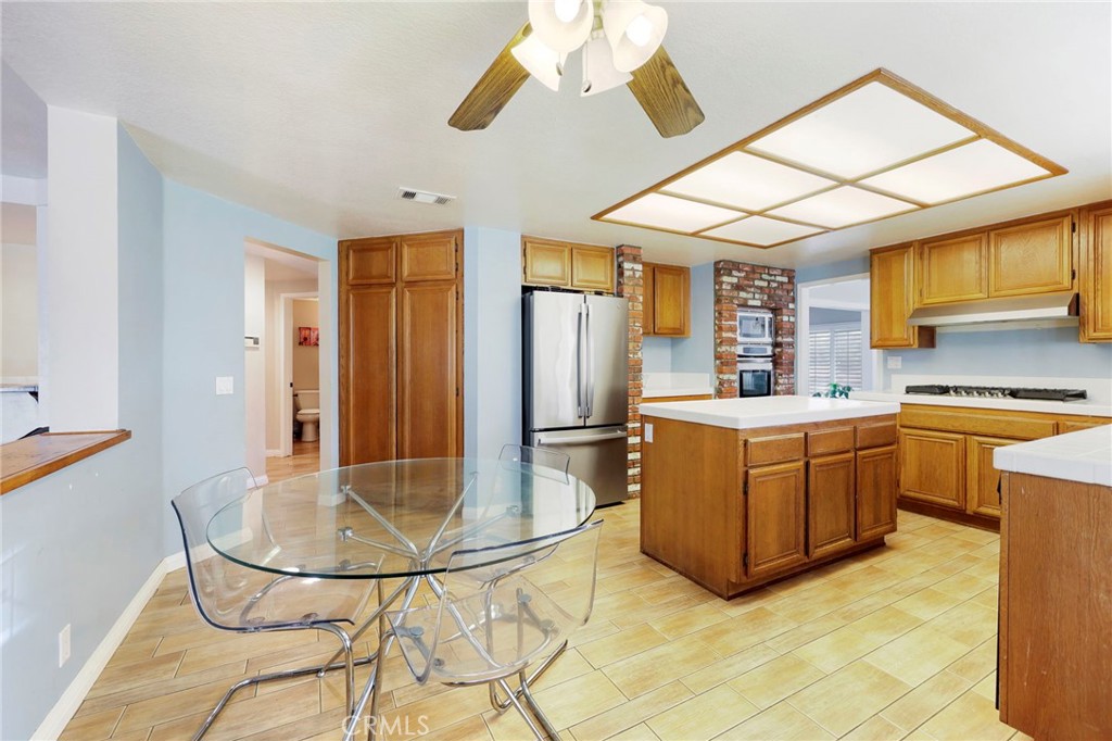 16891 Mariposa Property Photo 14