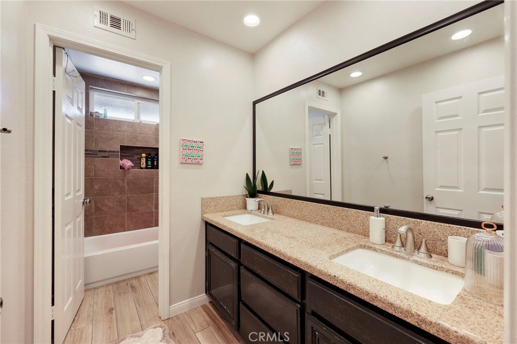16891 Mariposa Property Photo 29