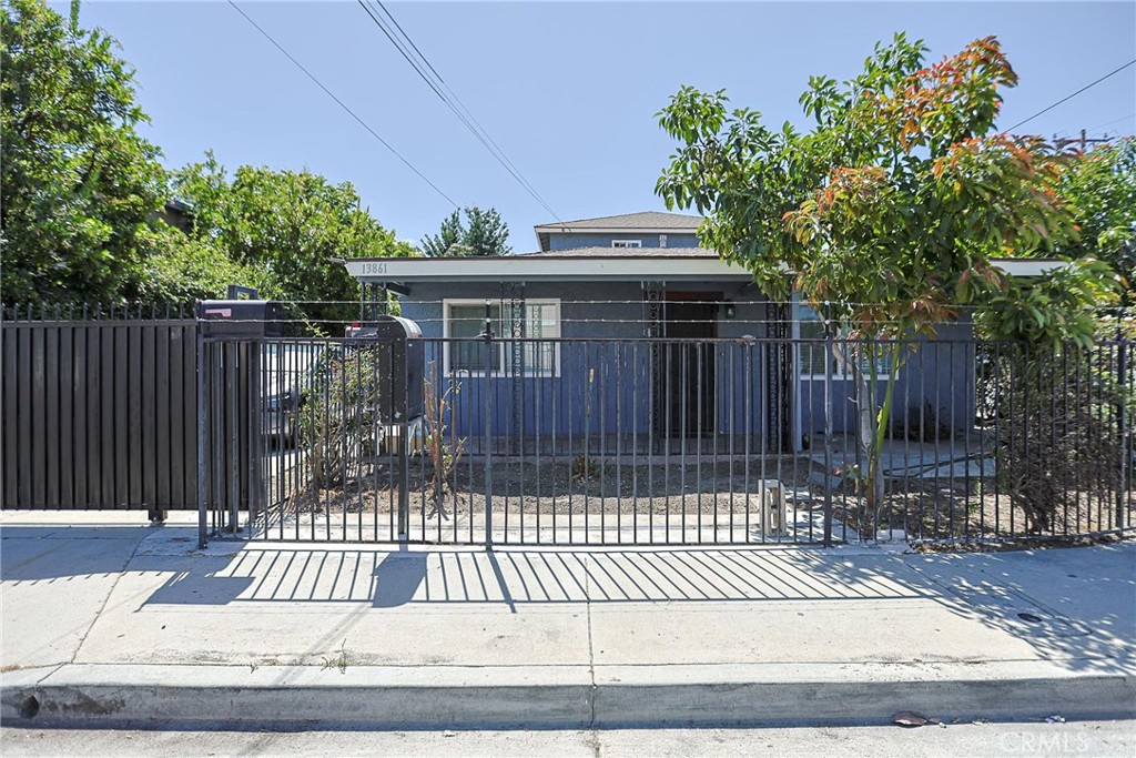 13861 Pine St. Property Photo 12