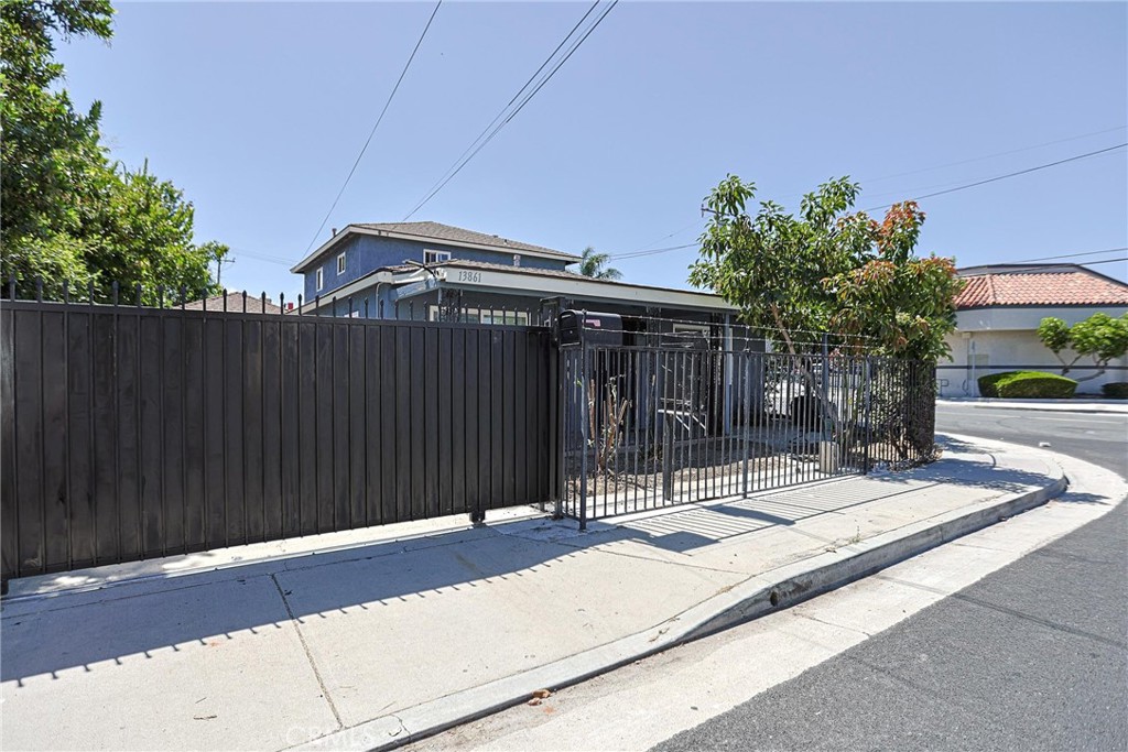 13861 Pine St. Property Photo 15
