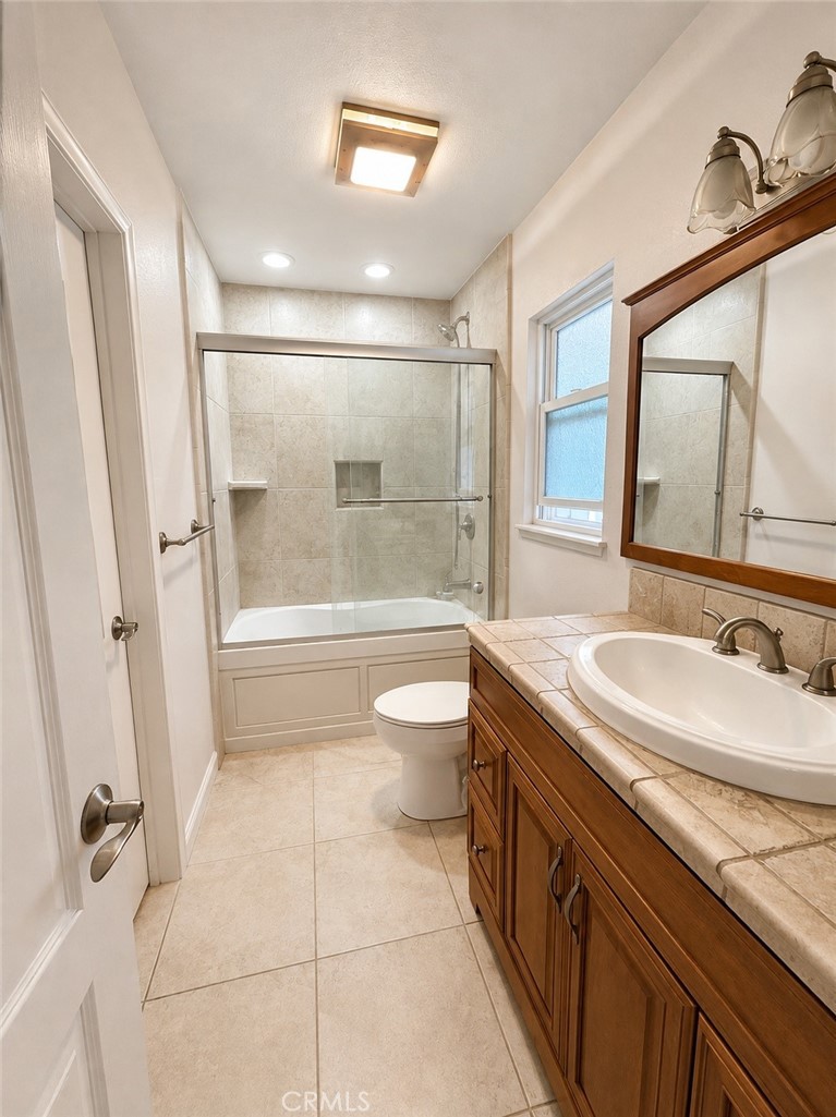 1737 W Beacon Property Photo 10