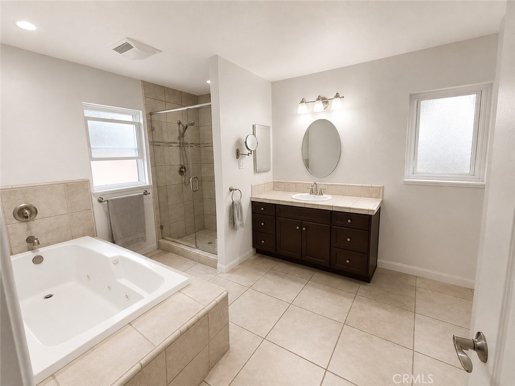 1737 W Beacon Property Photo 11