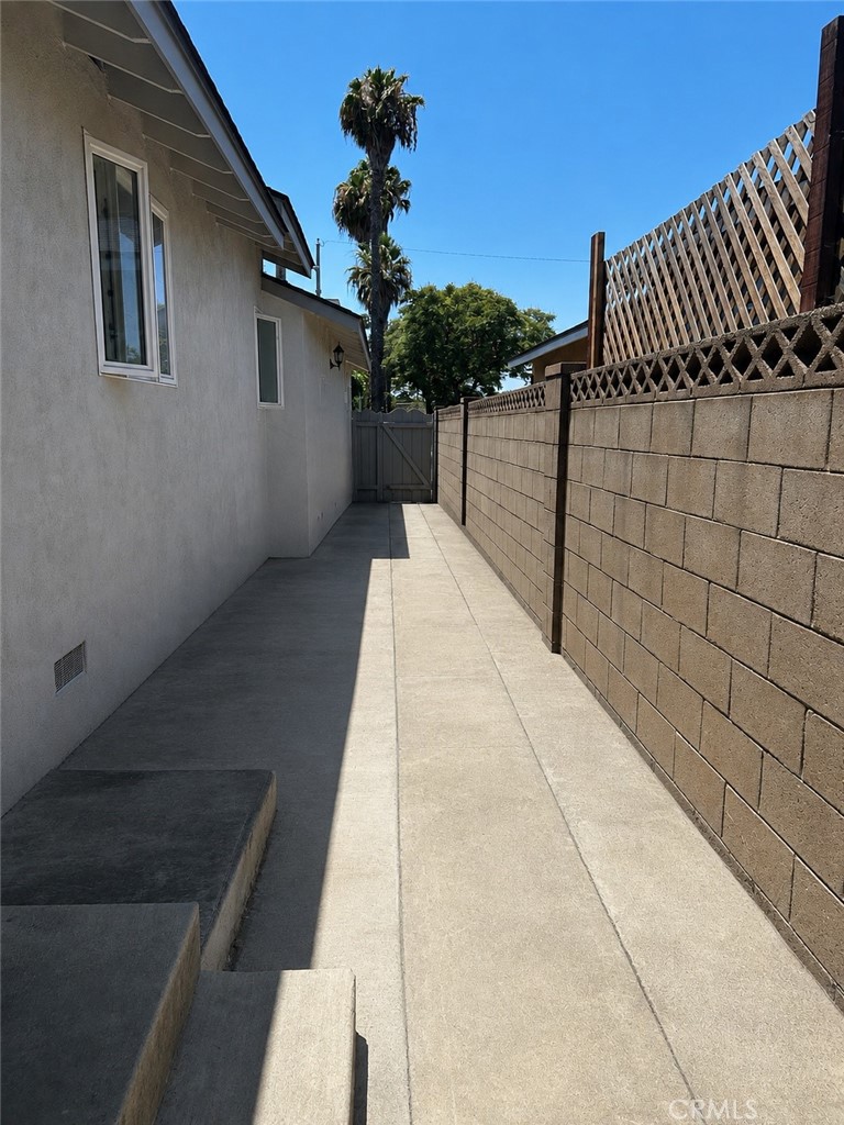 1737 W Beacon Property Photo 13