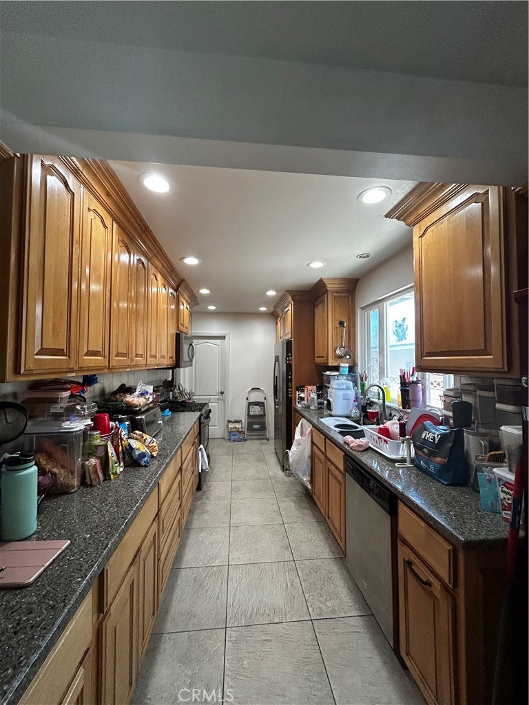 1737 W Beacon Property Photo 17