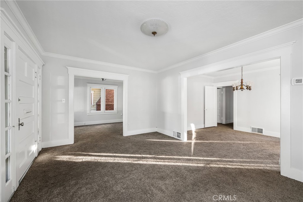 243 N Grand Street Property Photo 6
