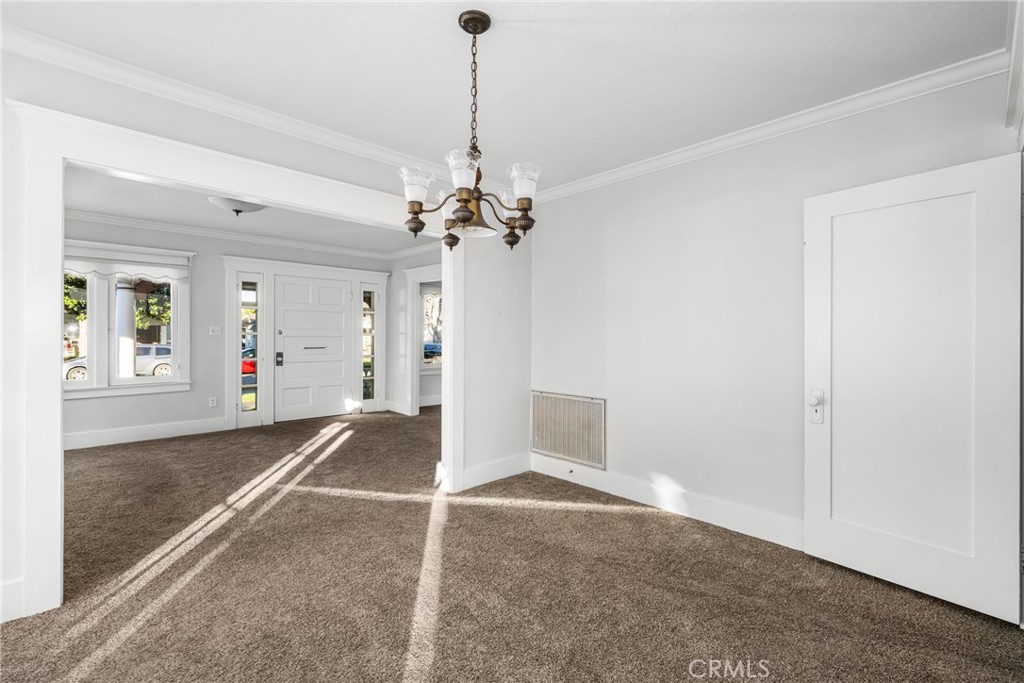 243 N Grand Street Property Photo 12