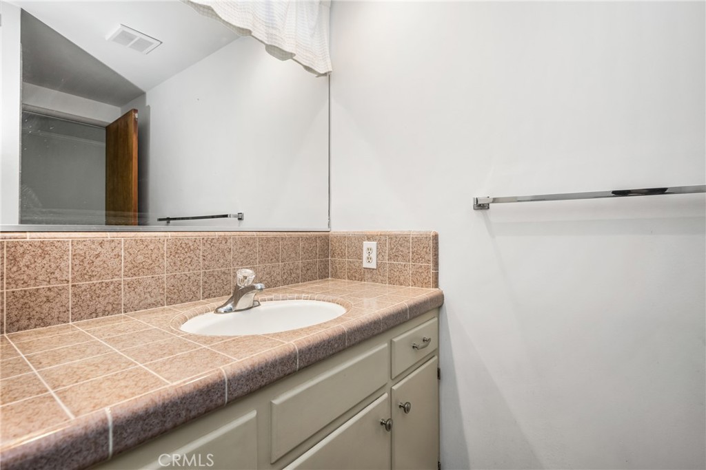 243 N Grand Street Property Photo 19