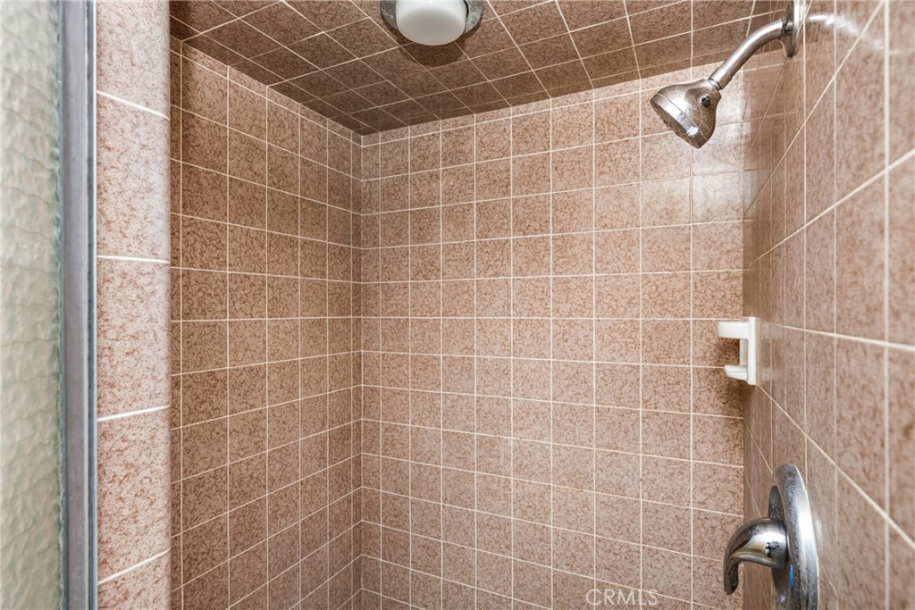 243 N Grand Street Property Photo 20