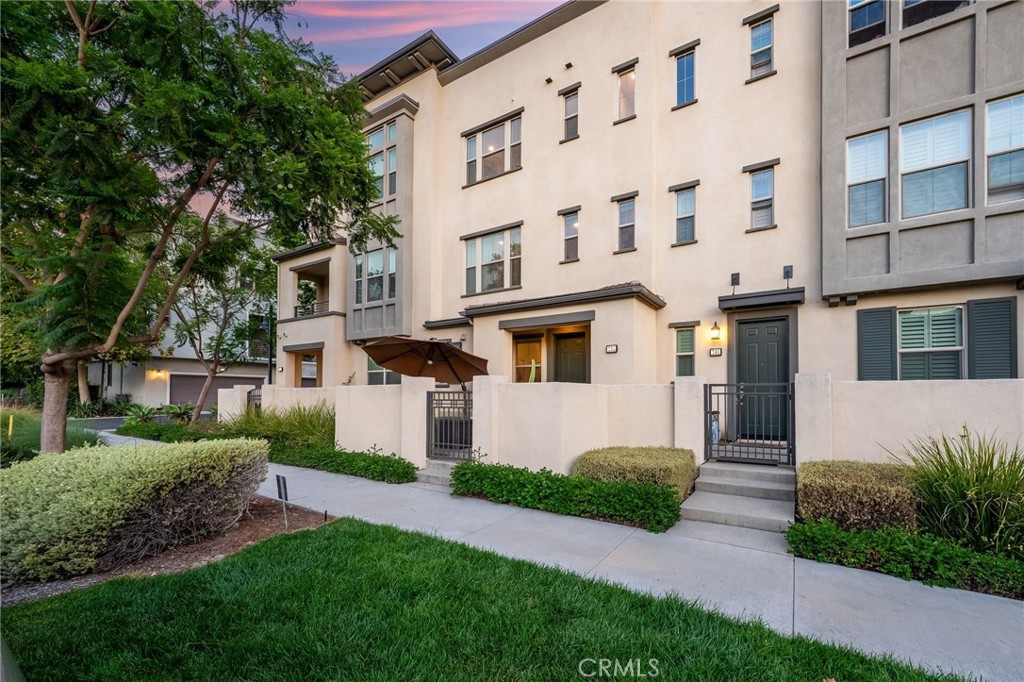 250 Cultivate Property Photo 3