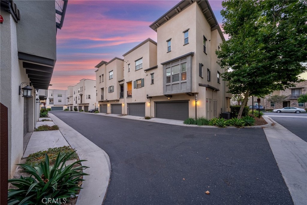 250 Cultivate Property Photo 38