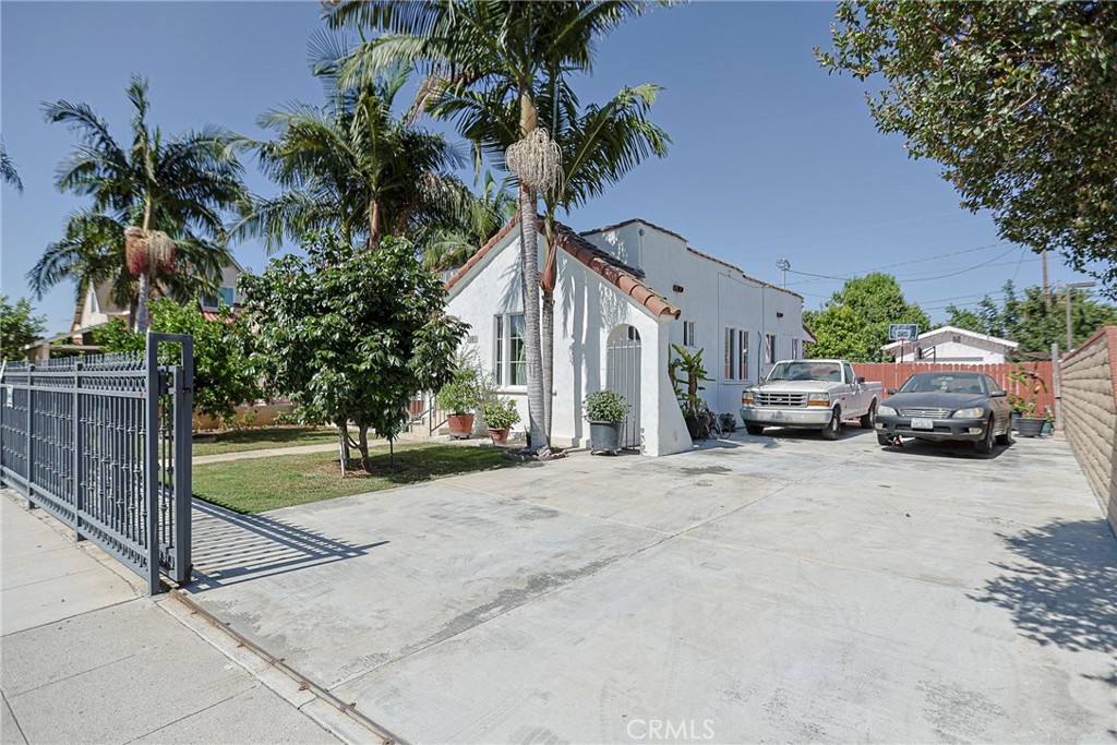 2811 Lexington Property Photo 1