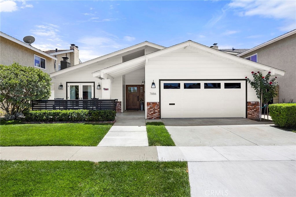 7886 E Cramer St Property Photo 1